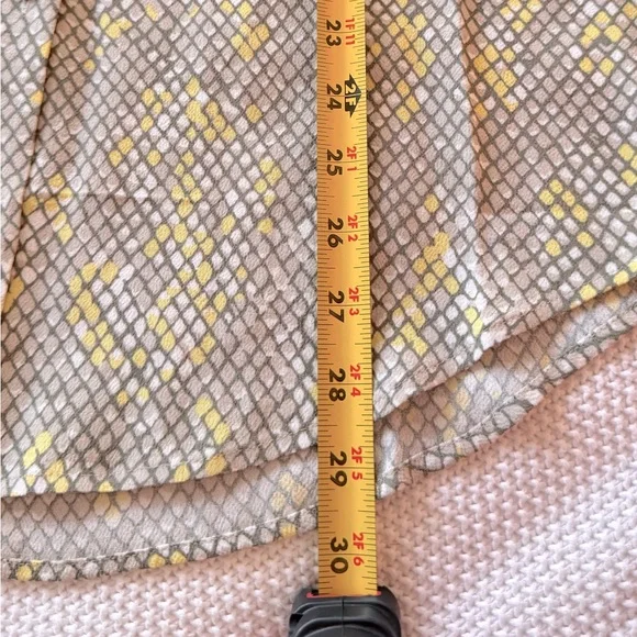 EQUIPMENT Grey & Yellow Button Up Shirt Geometric Snakeskin Blouse Silky Top - Picture 15 of 16